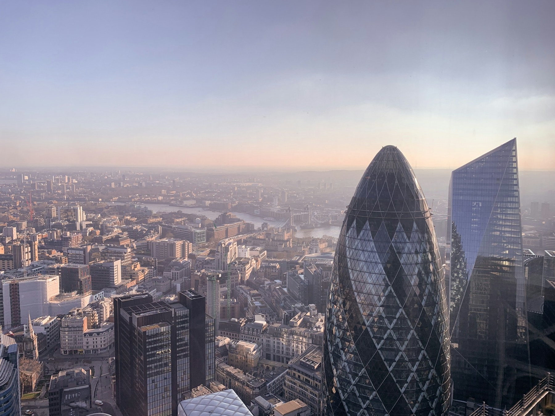 United Kingdom destination skyline